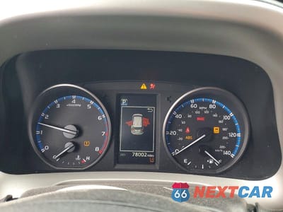 Zdjęcie 9 z 13 samochodu: 2017 TOYOTA RAV4 XLE VIN:2T3RFREV7HW605610 - miniatura