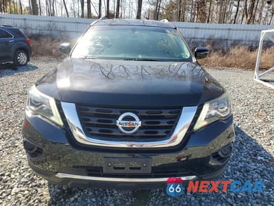 Piąte zdjęcie samochodu w środku: 2018 NISSAN PATHFINDER S VIN:5N1DR2MM1JC643923 - miniatura