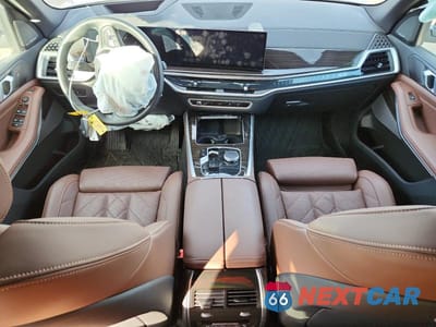 Zdjęcie 8 z 12 samochodu: 2025 BMW X5 XDRIVE40I VIN:5UX23EU01S9W98560 - miniatura