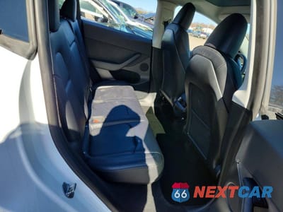 Zdjęcie 10 z 11 samochodu: 2023 TESLA MODEL Y VIN:7SAYGDEE5PF704526 - miniatura