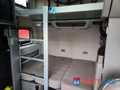 Zdjęcie 6 z 10 samochodu: 2020 VOLVO VNL SEMI TRUCK VIN:4V4NC9EH3LN213522 - miniatura