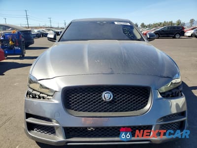 Piąte zdjęcie samochodu w środku: 2017 JAGUAR XE PREMIUM VIN:SAJAD4BG1HA965841 - miniatura