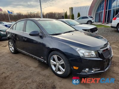 Czwarte zdjęcie samochodu z boku: 2014 CHEVROLET CRUZE LT VIN:1G1PE5SB7E7216592 - miniatura
