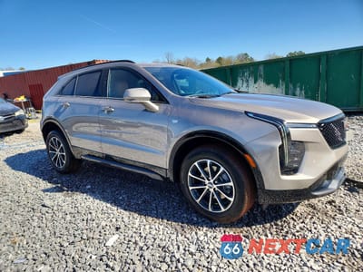 Czwarte zdjęcie samochodu z boku: 2025 CADILLAC XT4 SPORT VIN:1GYFZER43SF152318 - miniatura