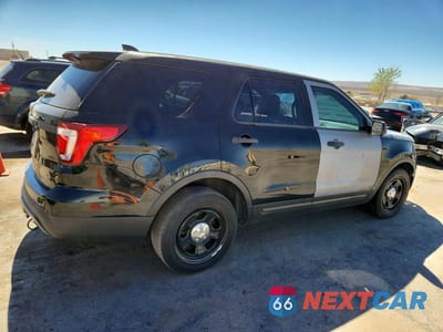 Trzecie zdjęcie samochodu z tyłu: 2017 FORD EXPLORER POLICE INTERCEPTOR VIN:1FM5K8AT7HGA89510 - miniatura