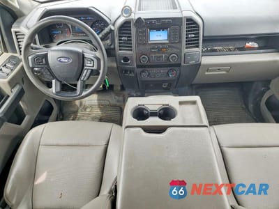 Zdjęcie 8 z 11 samochodu: 2022 FORD F350 SUPER DUTY UTILITY / SERVICE TRUCK VIN:1FD8W3GT2NED41053 - miniatura