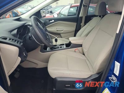 Zdjęcie 7 z 12 samochodu: 2017 FORD ESCAPE SE VIN:1FMCU9GD5HUD35673 - miniatura