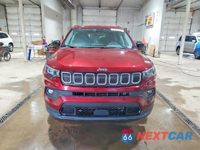Piąte zdjęcie samochodu w środku: 2022 JEEP COMPASS LATITUDE VIN:3C4NJDBB9NT103064 - miniatura
