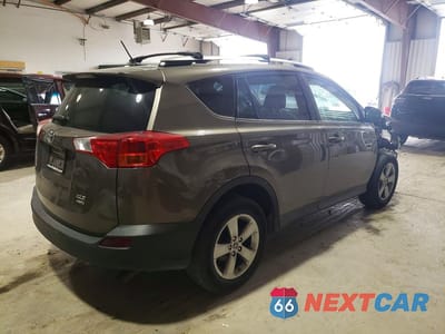 Trzecie zdjęcie samochodu z tyłu: 2015 TOYOTA RAV4 XLE VIN:2T3RFREV0FW372490 - miniatura