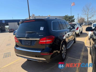 Czwarte zdjęcie samochodu z boku: 2017 MERCEDES-BENZ GLS 450 4MATIC VIN:4JGDF6EE9HA837080 - miniatura