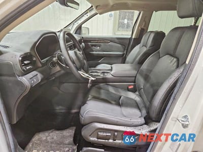 Zdjęcie 7 z 13 samochodu: 2025 HONDA PILOT TOURING VIN:5FNYG1H71SB136700 - miniatura