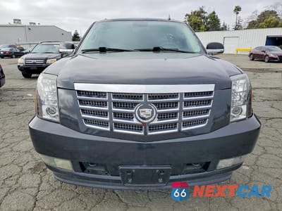 Piąte zdjęcie samochodu w środku: 2011 CADILLAC ESCALADE ESV PREMIUM VIN:1GYS4JEF8BR298631 - miniatura