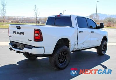 Trzecie zdjęcie samochodu z tyłu: 2025 RAM 1500 BIG HORN VIN:1C6SRFFPXSN651607 - miniatura