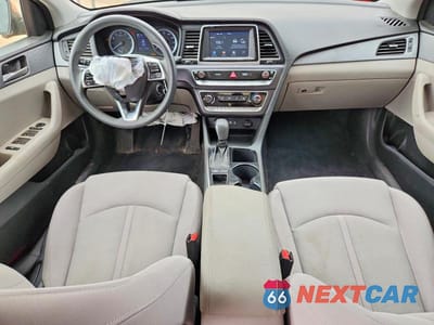 Zdjęcie 8 z 12 samochodu: 2019 HYUNDAI SONATA SE VIN:5NPE24AF6KH794891 - miniatura