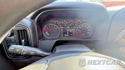 Zdjęcie 8 z 12 samochodu: 2022 CHEVROLET SILVERADO K1500 CUSTOM VIN:3GCPDBEK8NG533662 - miniatura