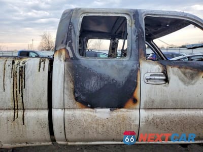 Zdjęcie 10 z 11 samochodu: 2005 CHEVROLET SILVERADO K2500 HEAVY DUTY VIN:1GCHK29U35E263365 - miniatura