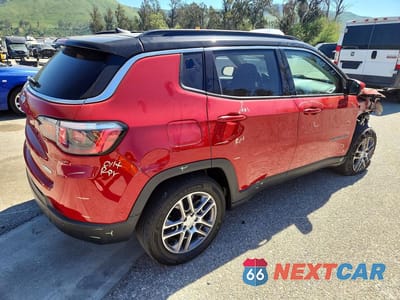 Trzecie zdjęcie samochodu z tyłu: 2020 JEEP COMPASS LATITUDE VIN:3C4NJDBB4LT228213 - miniatura