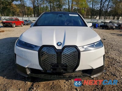Piąte zdjęcie samochodu w środku: 2023 BMW IX XDRIVE50 VIN:WB523CF06PCM41127 - miniatura