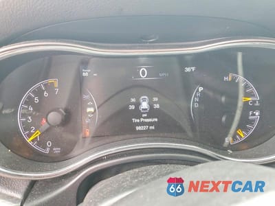 Zdjęcie 9 z 14 samochodu: 2019 JEEP GRAND CHEROKEE LAREDO VIN:1C4RJFAG1KC547265 - miniatura