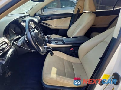Zdjęcie 7 z 12 samochodu: 2016 LEXUS IS VIN:JTHBA1D25G5030100 - miniatura