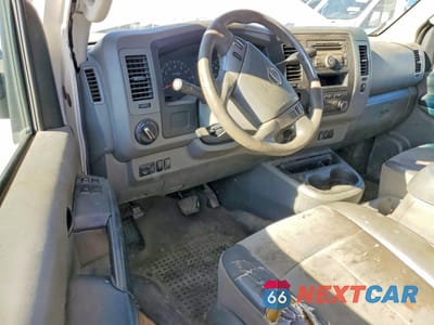 Zdjęcie 8 z 13 samochodu: 2013 NISSAN NV 2500 DELIVERY VAN VIN:1N6BF0LX3DN102401 - miniatura