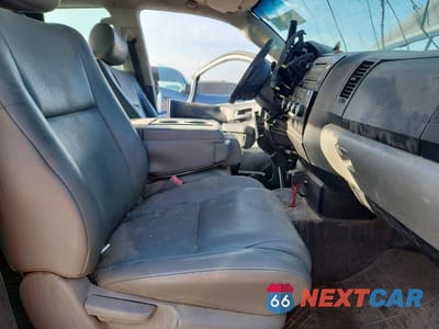 Zdjęcie 7 z 12 samochodu: 2013 TOYOTA TUNDRA GRADE VIN:5TFRM5F15DX059633 - miniatura