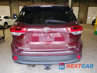Zdjęcie 6 z 12 samochodu: 2019 TOYOTA HIGHLANDER XLE VIN:5TDJZRFH3KS943172 - miniatura