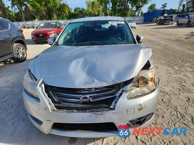 Piąte zdjęcie samochodu w środku: 2014 NISSAN SENTRA S VIN:3N1AB7AP1EY233307 - miniatura