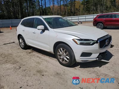 Czwarte zdjęcie samochodu z boku: 2018 VOLVO XC60 T5 MOMENTUM VIN:YV4102RK8J1009204 - miniatura