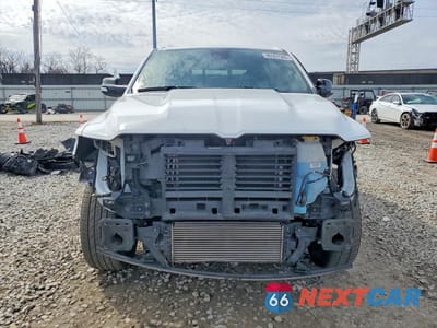 Piąte zdjęcie samochodu w środku: 2022 RAM 1500 BIG HORN VIN:1C6SRFFM1NN317458 - miniatura