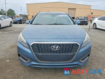 Piąte zdjęcie samochodu w środku: 2016 HYUNDAI SONATA HYBRID SE VIN:KMHE24L1XGA016315 - miniatura