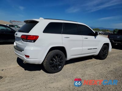 Trzecie zdjęcie samochodu z tyłu: 2022 JEEP GRAND CHEROKEE LAREDO E VIN:1C4RJFAG2NC120956 - miniatura