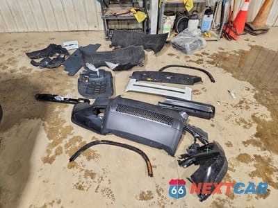 Zdjęcie 13 z 13 samochodu: 2026 LAND ROVER DEFENDER 130 X-DYNAMIC SE VIN:SALE2FEU3T2498050 - miniatura