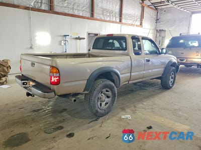 Trzecie zdjęcie samochodu z tyłu: 2002 TOYOTA TACOMA BASE VIN:5TEWM72N92Z010173 - miniatura