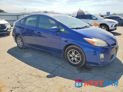 Czwarte zdjęcie samochodu z boku: 2010 TOYOTA PRIUS III VIN:JTDKN3DU2A5110299 - miniatura