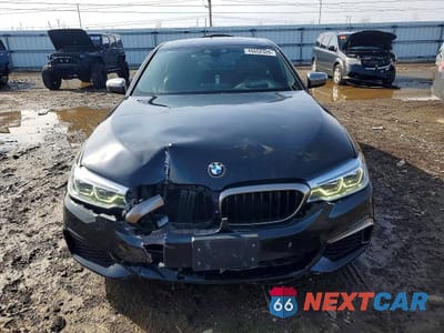 Piąte zdjęcie samochodu w środku: 2018 BMW M550XI VIN:WBAJB9C53JB036472 - miniatura