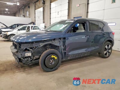 2022 VOLVO XC40 T5 MOMENTUM YV4162UK7N2653203 - główne zdjęcie licytacji z USA - miniatura