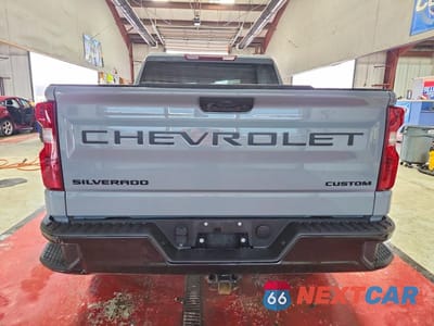 Zdjęcie 6 z 11 samochodu: 2024 CHEVROLET SILVERADO K1500 TRAIL BOSS CUSTOM VIN:3GCPDCEK5RG237526 - miniatura
