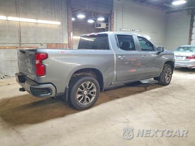 Trzecie zdjęcie samochodu z tyłu: 2019 CHEVROLET SILVERADO K1500 RST VIN:1GCUYEED5KZ355151 - miniatura
