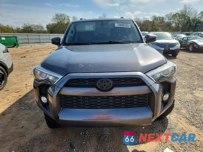 Piąte zdjęcie samochodu w środku: 2019 TOYOTA 4RUNNER SR5 PREMIUM VIN:JTEZU5JR2K5210431 - miniatura