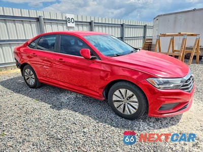 Czwarte zdjęcie samochodu z boku: 2019 VOLKSWAGEN JETTA S VIN:3VWC57BU0KM073602 - miniatura