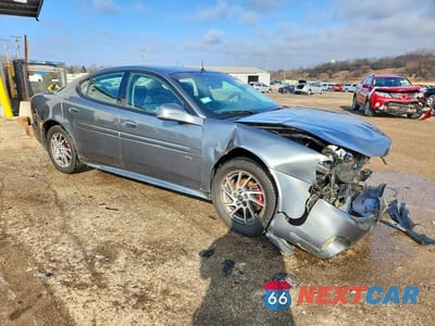 Czwarte zdjęcie samochodu z boku: 2004 PONTIAC GRAND PRIX GTP VIN:2G2WR544241367992 - miniatura