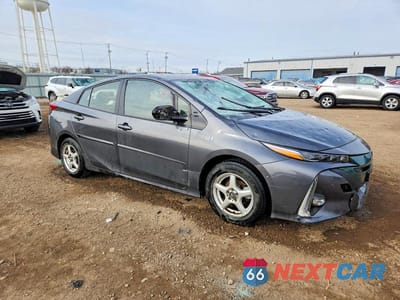 Czwarte zdjęcie samochodu z boku: 2017 TOYOTA PRIUS PRIME ADVANCED VIN:JTDKARFP9H3007103 - miniatura