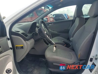 Zdjęcie 7 z 13 samochodu: 2016 HYUNDAI ACCENT SE VIN:KMHCT4AE7GU141149 - miniatura