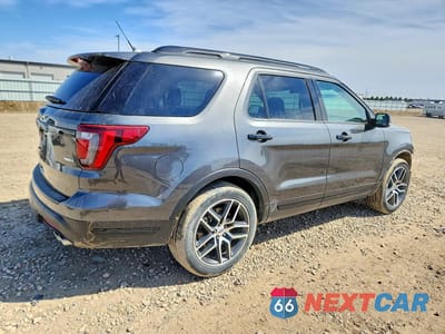 Trzecie zdjęcie samochodu z tyłu: 2018 FORD EXPLORER SPORT VIN:1FM5K8GT9JGC41557 - miniatura