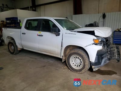 Czwarte zdjęcie samochodu z boku: 2019 CHEVROLET SILVERADO K1500 VIN:3GCUYAEF3KG152107 - miniatura
