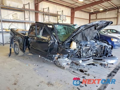 Czwarte zdjęcie samochodu z boku: 2004 CHEVROLET SILVERADO K1500 VIN:2GCEK13T341411284 - miniatura