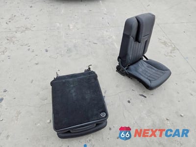 Zdjęcie 13 z 13 samochodu: 2017 MERCEDES-BENZ GLS 450 4MATIC VIN:4JGDF6EE7HA779163 - miniatura