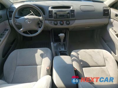 Zdjęcie 8 z 11 samochodu: 2003 TOYOTA CAMRY LE VIN:4T1BE32K43U661890 - miniatura