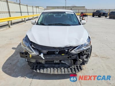 Piąte zdjęcie samochodu w środku: 2016 NISSAN SENTRA SV VIN:3N1AB7AP2GY280283 - miniatura